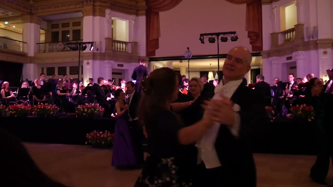 Tulpenbal 2024 in het Kurhaus: openingswals
