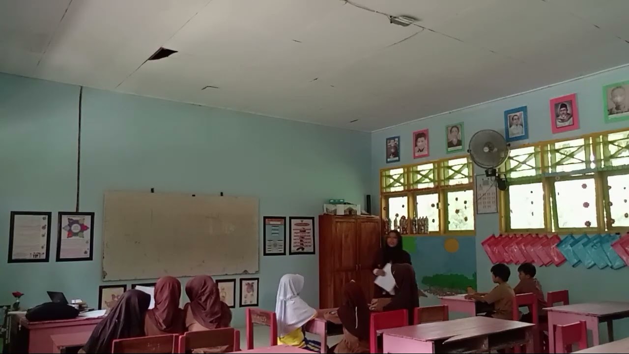 VIDEO MICROTEACHING KELAS 5 MENGGUNAKAN MEDIA SMART BOOK GEOMETRI 