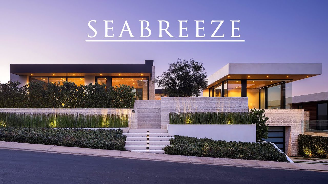 Contemporary house with pool, courtyard and stunning ocean views. Dana Point, California