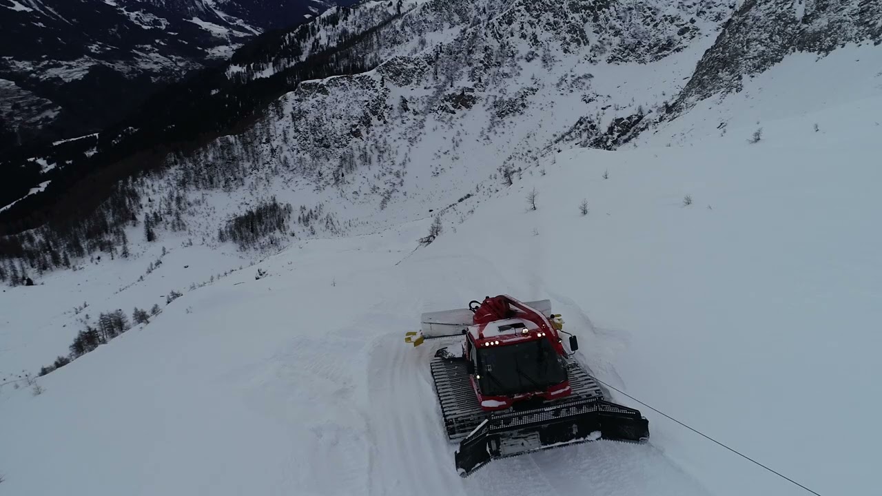 Gatti delle neve in azione - preparazione piste Airolo-Pesciüm