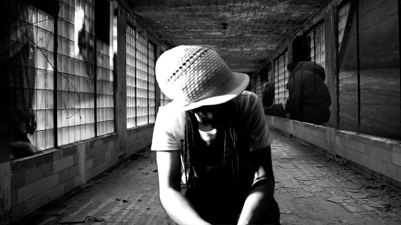Rass Motivated Ft. Kalibwoy - Fake Friend Alarm (Official Videoclip)
