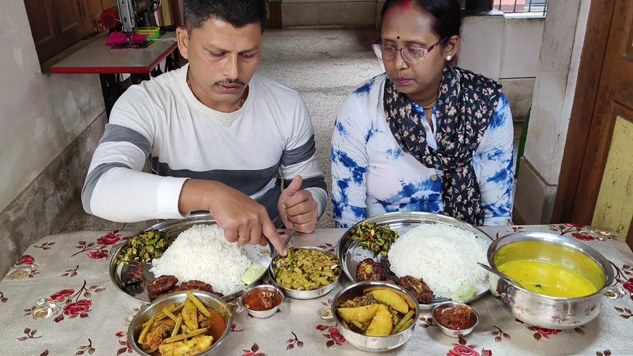 আজকে চুপচাপ বসে খেয়েছি বেশি বকবক করিনি আমরা দুজন | Rice | Sajne Data Katla | Macher Matha | Tok Dal