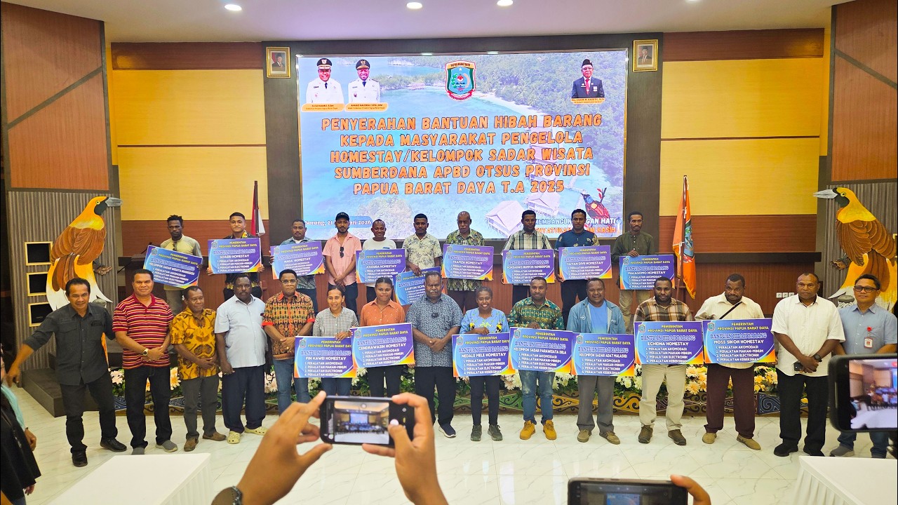 Pemberian Hibah Pariwisata Homstay & Pokdarwis OTSUS Tahun 2025