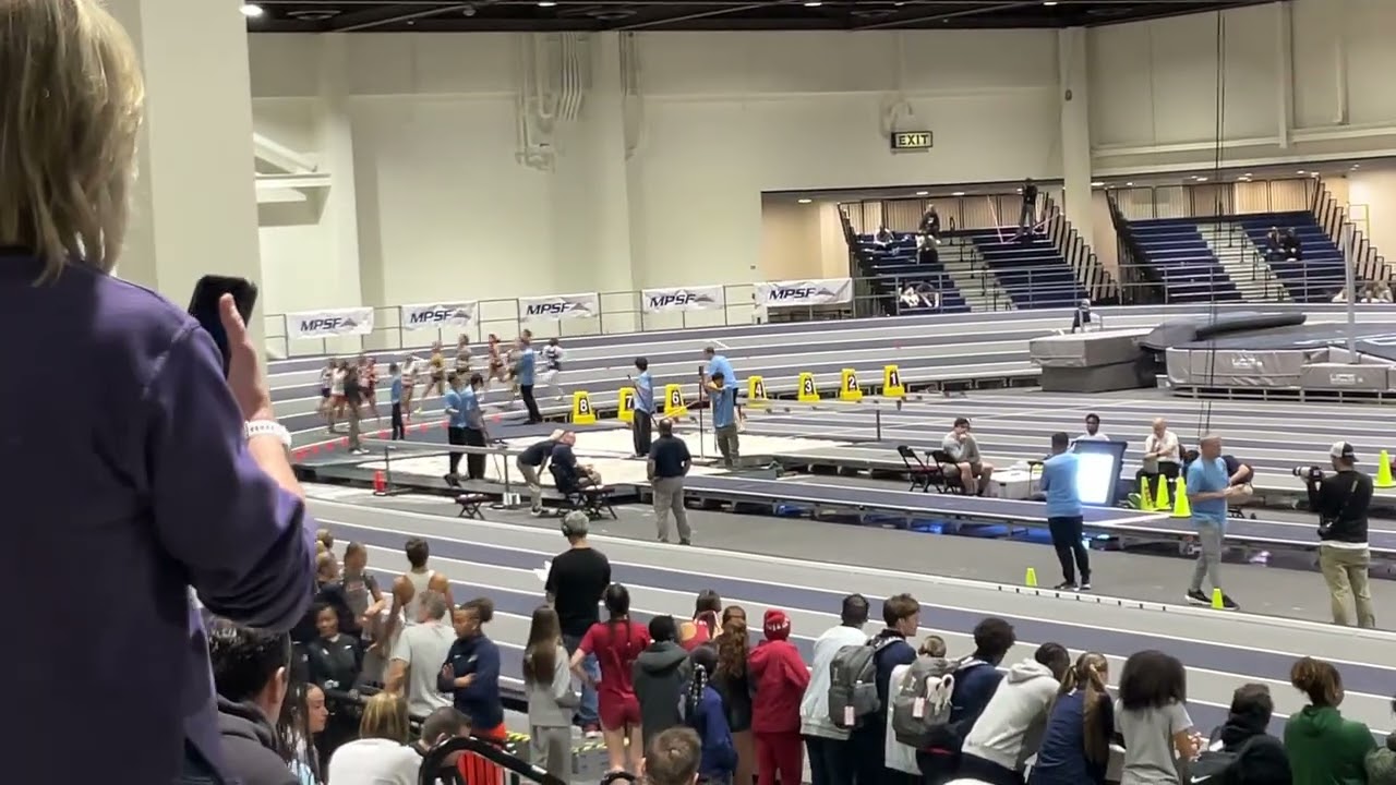 w800m - Lily & Isatu