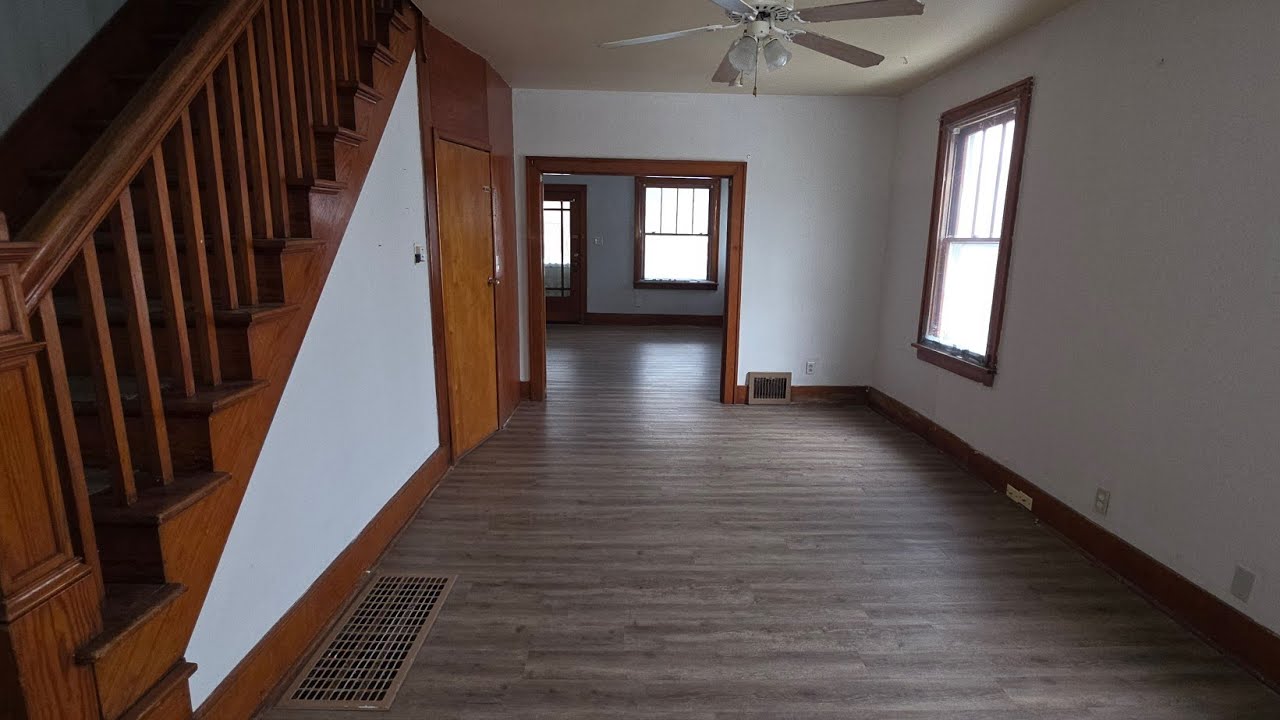 ☆AVAILABLE FOR RENT☆ 2 bedroom $900- 1043 Pennsylvania Avenue Weirton WV