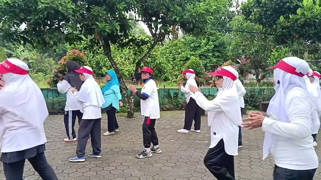 GERAK DAN LAGU UNTUK LANSIA SEHAT@Mbak Tuti Propau