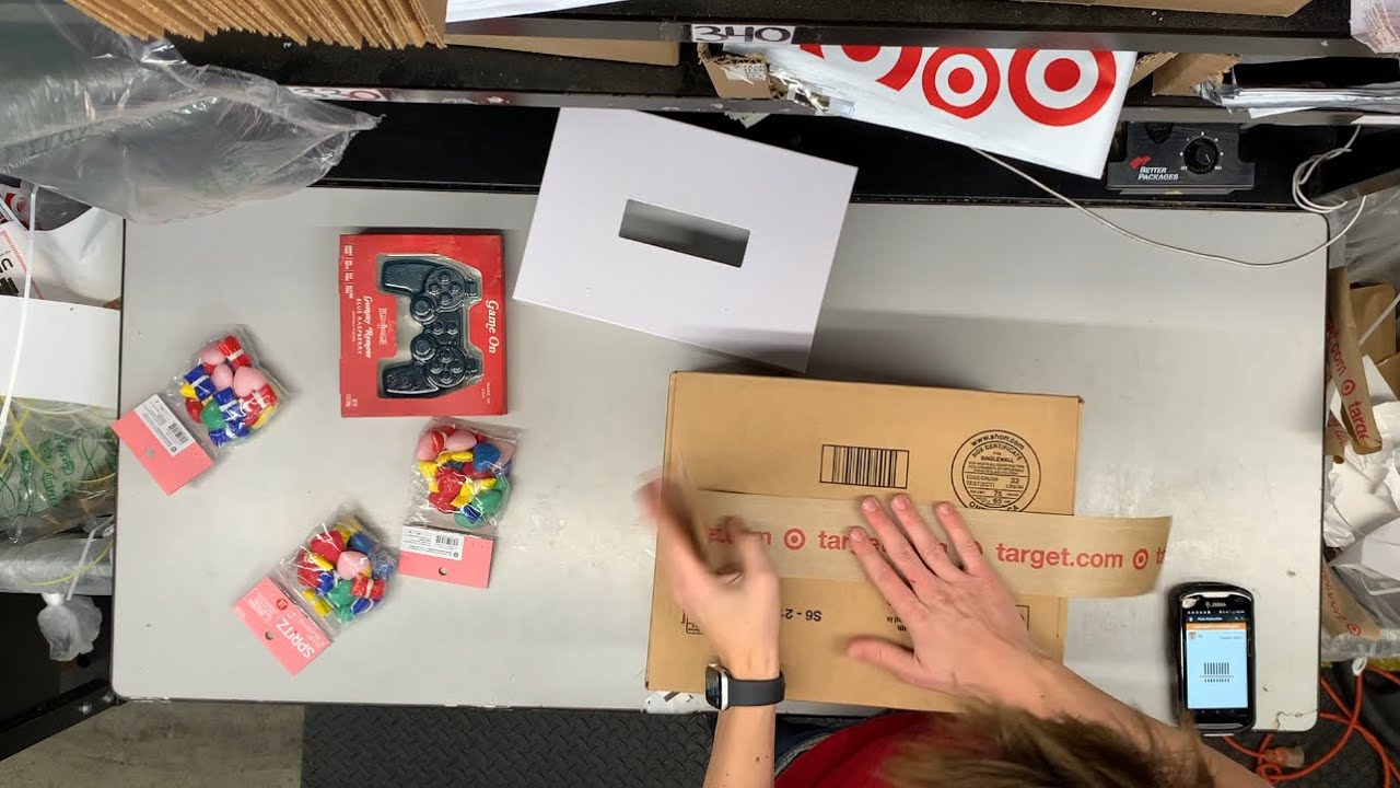 Target Worker POV | Packing online Christmas orders