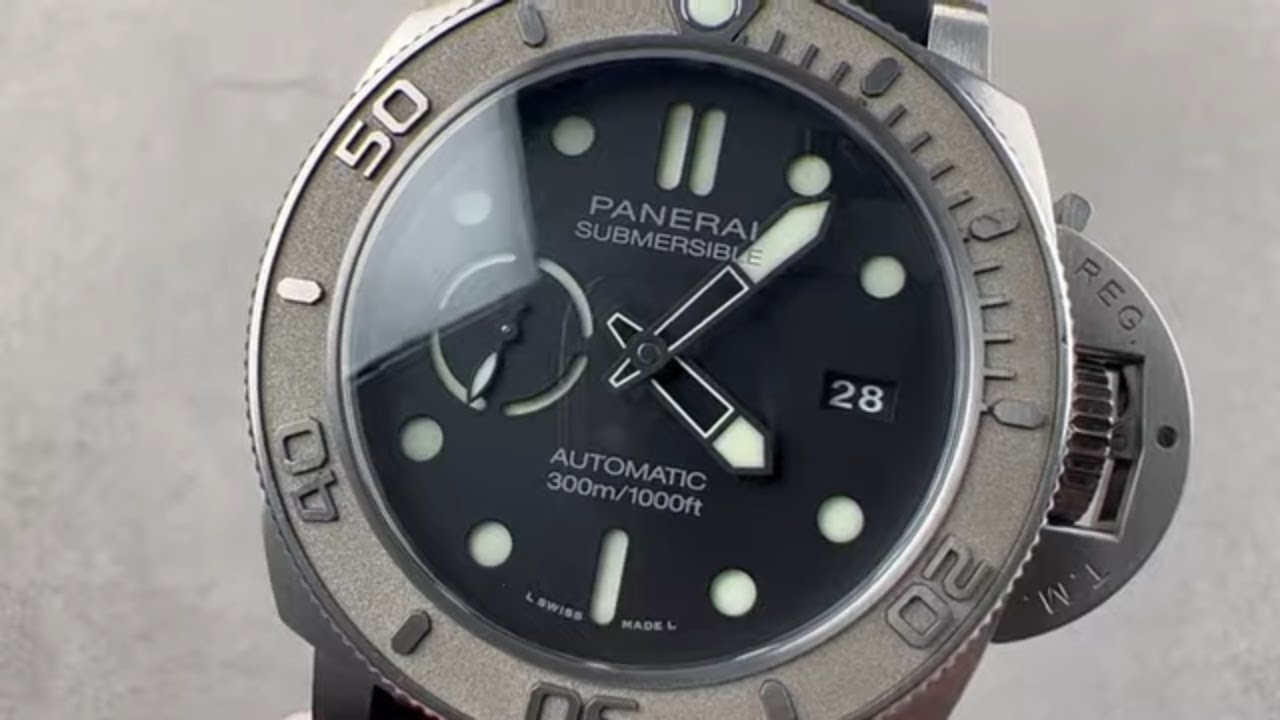 Panerai Luminor Submersible 