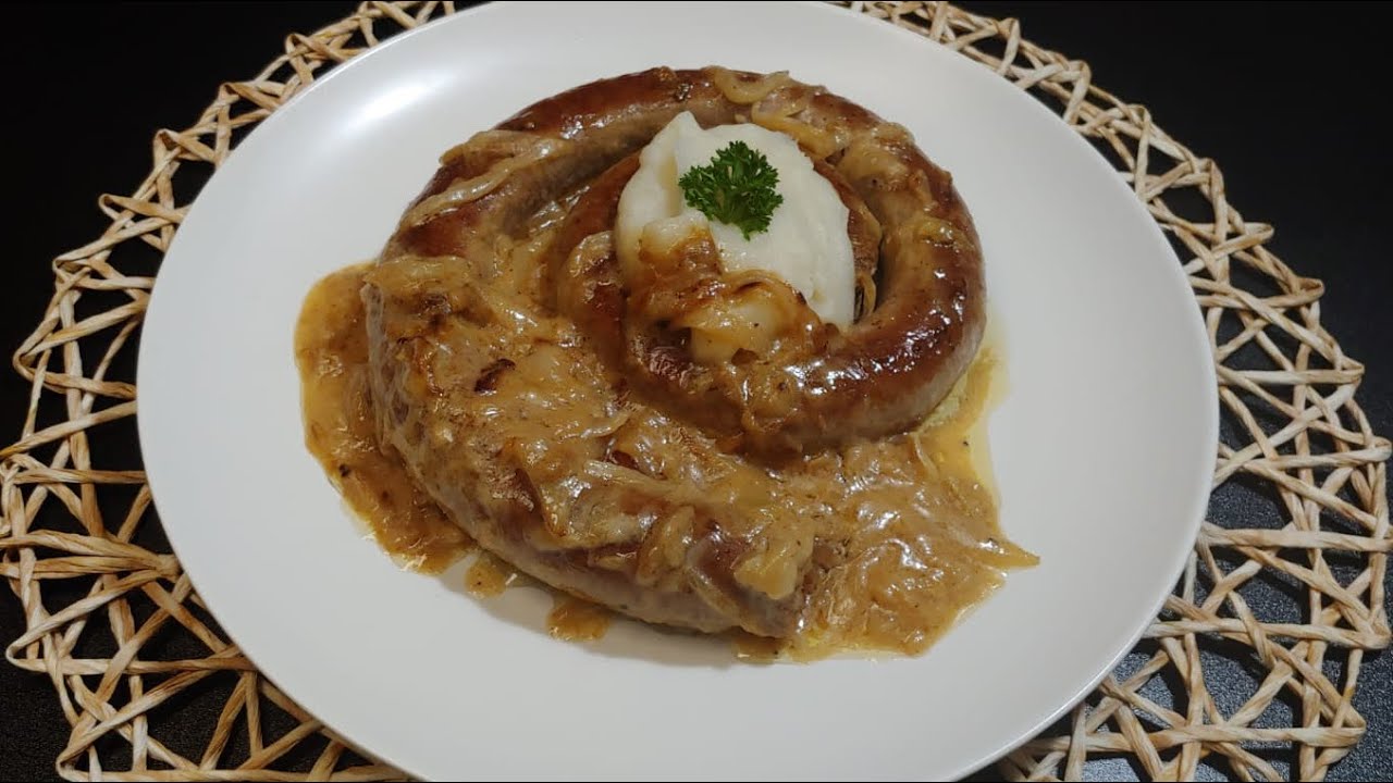 Saucisse à rôtir , Sauce aux oignons 🧅 Roasting sausage, onions sauce.