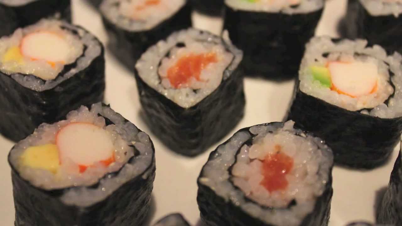C&oacute;mo hacer sushi casero f&aacute;cil - Receta para preparar el arroz incluida ✅