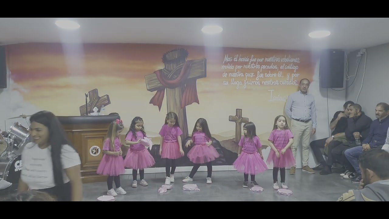 danzas de las niñas de la iglesia de nazaret