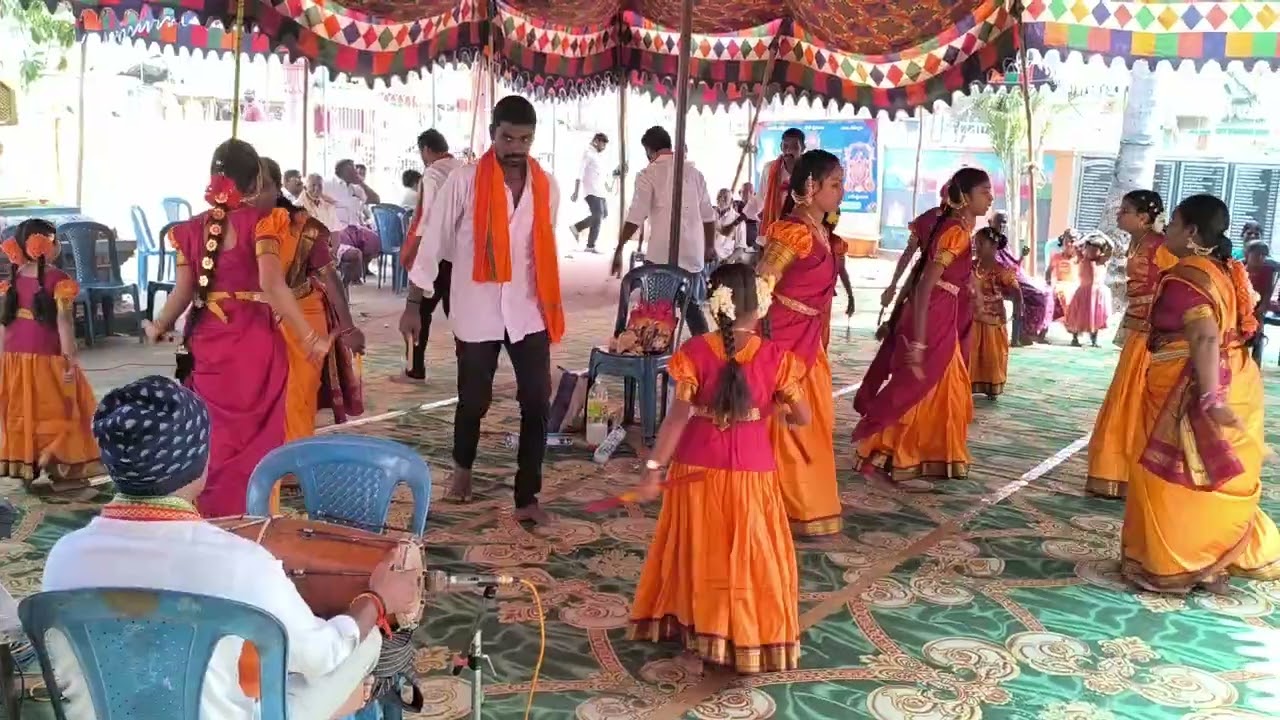 శివరాత్రి సందర్బంగా చిక్కాల శివాలయం లో నిర్వహించిన కోలాటం కార్యక్రమం #హరేశ్రీనివాస #జైశ్రీరామ్ 