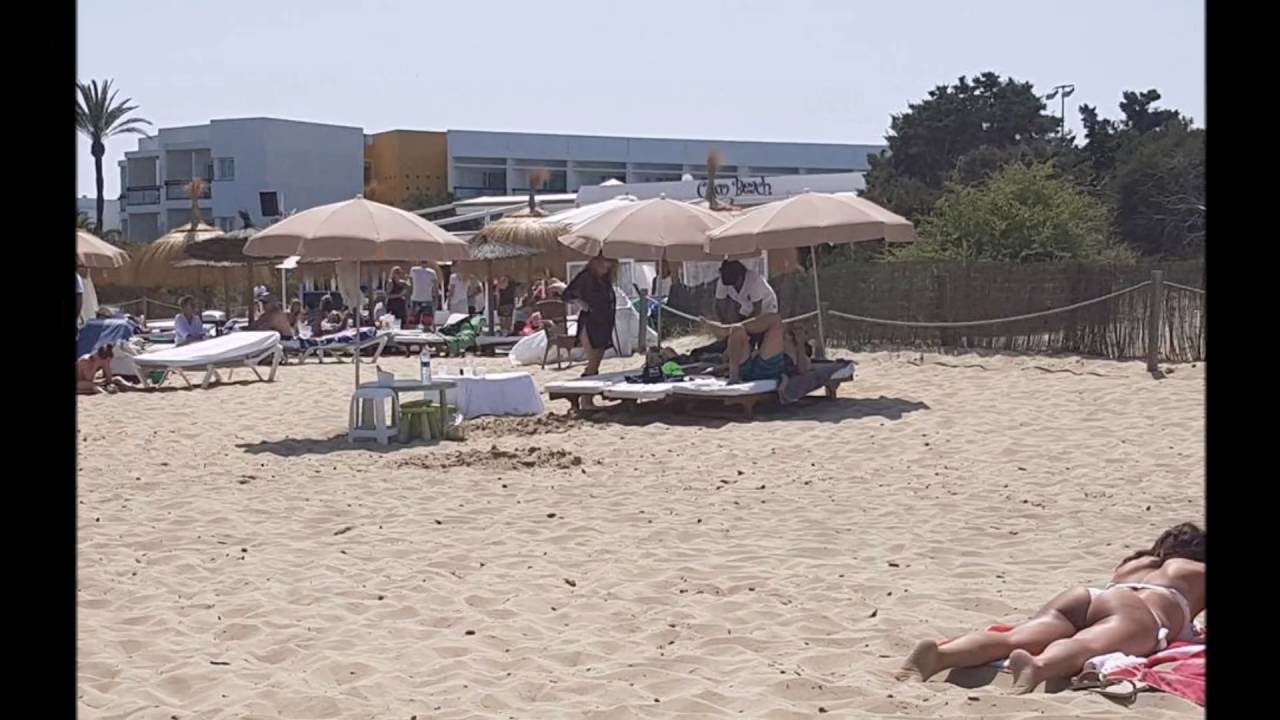 Shakira y Pique en la playa Ibiza