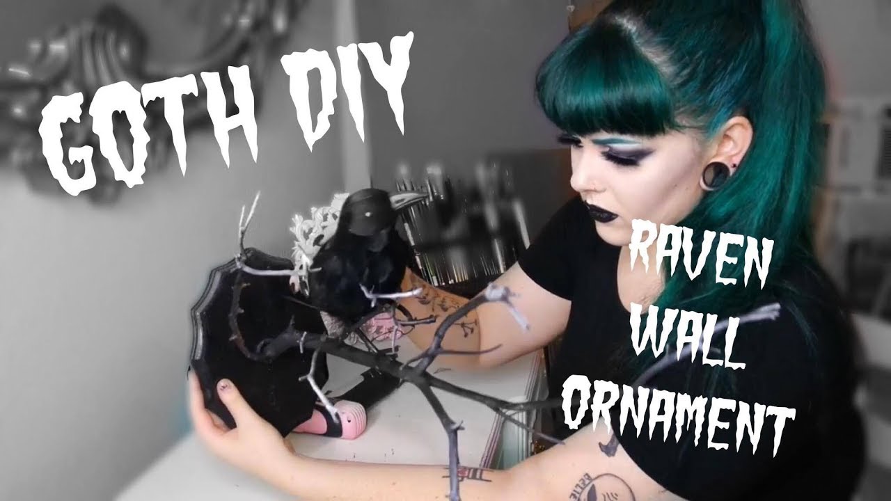 Goth DIY: Raven Wall Ornament