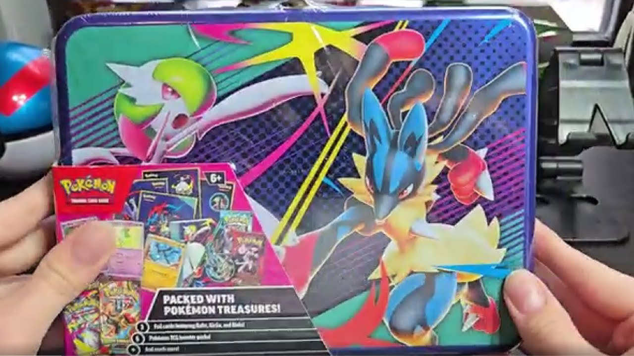 Открытие жестяной коробки для ланча Pokémon осенью 2025 года.