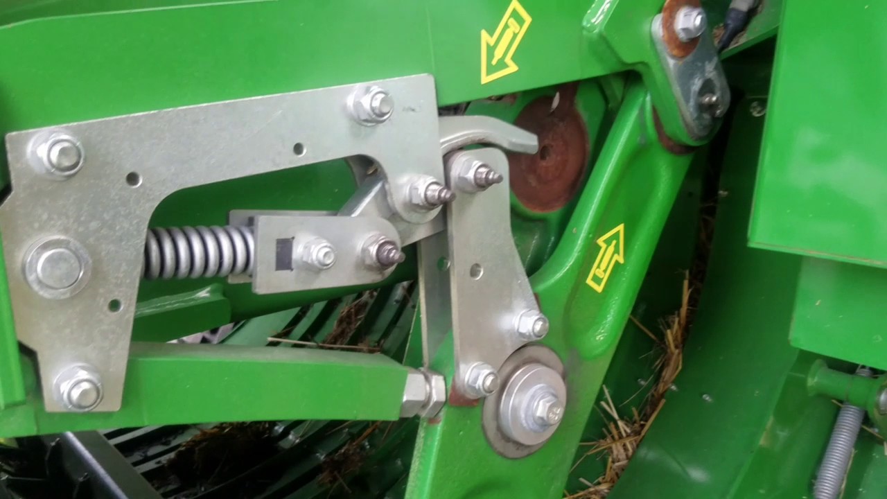 We're taking a look at the John Deere l340 big baler