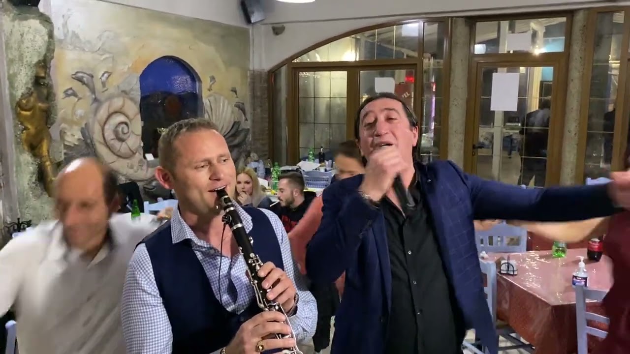 Kita Caraoshi Viktor Goxhaj Petrit Lulaj - Te Rrugica Me Kalldrem