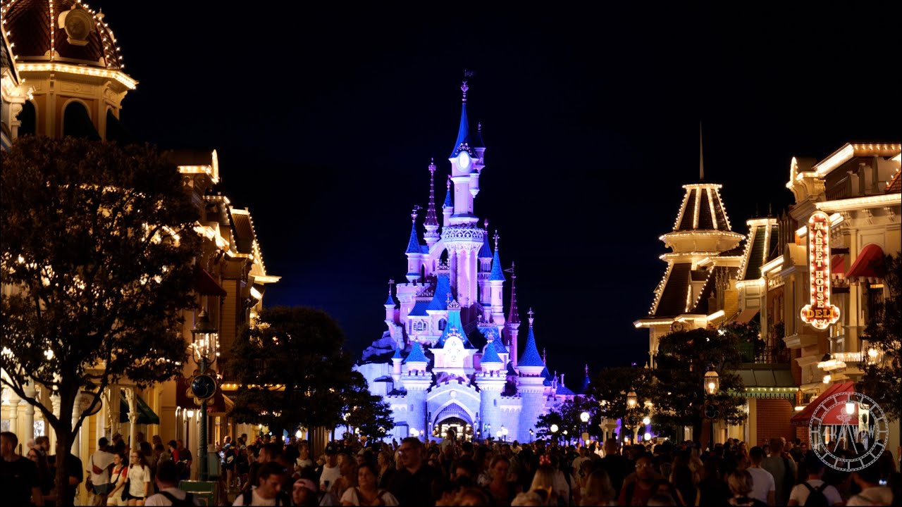 Disneyland Paris 2022 Night Tour & Walkthrough in 4K | Disneyland Paris 30th Anniversary