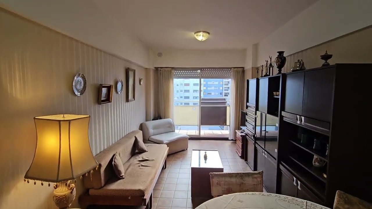 Venta - Departamento tres ambientes original con dos balcones - Buenos Aires 2452 - Parte I