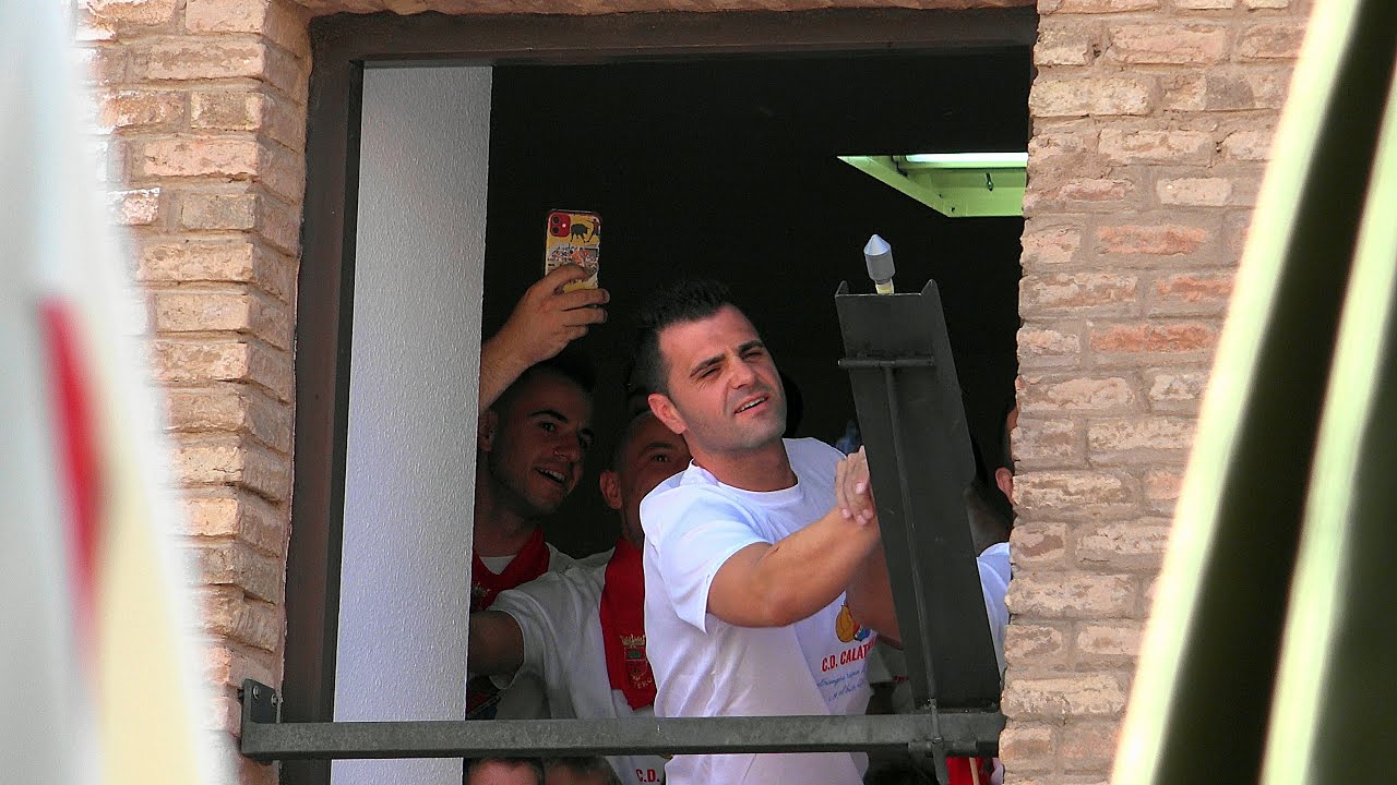 DISPARO DEL COHETE ANUNCIADOR DE LAS FIESTAS PATRONALES SEGUIDO DEL TRADICIONAL BOLO,FITERO,9-9-2023
