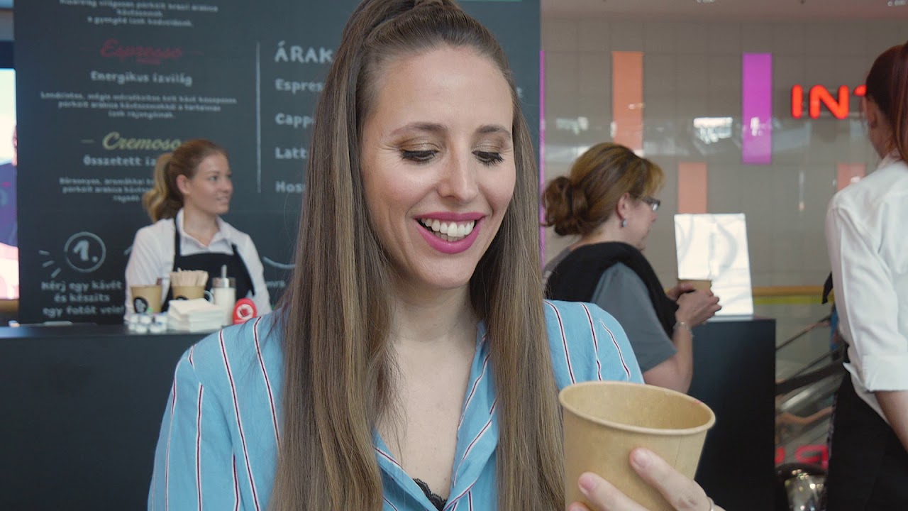 Douwe Egberts Omnia - Omnomnom k&aacute;v&eacute;z&oacute; - lehull a lepel