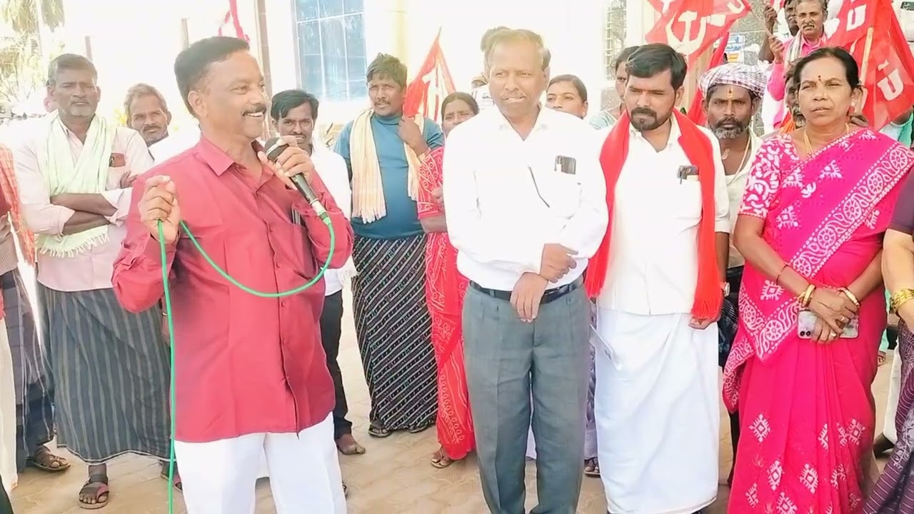CITU ವಿಜಯ ನಗರ ಜಿಲ್ಲಾ ಮುಖಂಡರು ಗುನ್ನಳ್ಳಿ ರಾಘವೇಂದ್ರ ರವರು ಕೇಂದ್ರ ಬಿಜೆಪಿ ವಿರುದ್ದ ಕಾರ್ಮಿಕರ ಕುರಿತು ಮಾತನಾಡಿ 