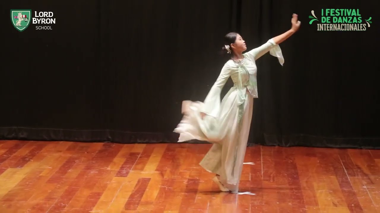 Uyen Uang - Pilinh Dance / An Qi Lin Qiu