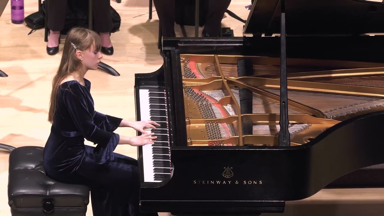 Chopin: Piano Concerto No. 2, Tähe-Lee Liiv (piano, age 15)