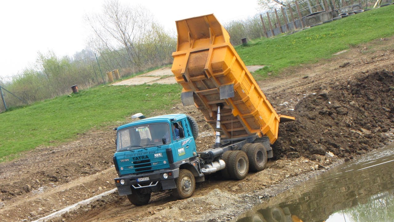 TATRA 815 S1 - navážanie brehu nábrežia
