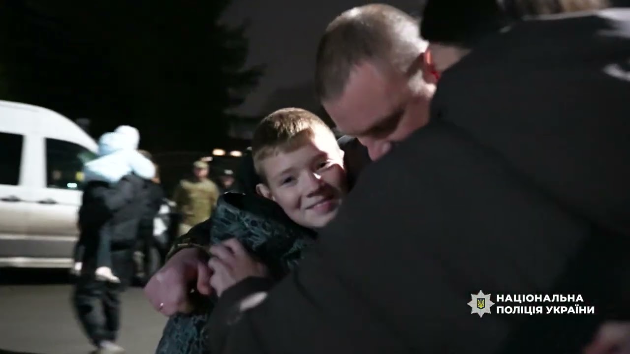 Обійми замість пострілів: з Донеччини повернулися бійці стрілецького батальйону поліції Рівненщини