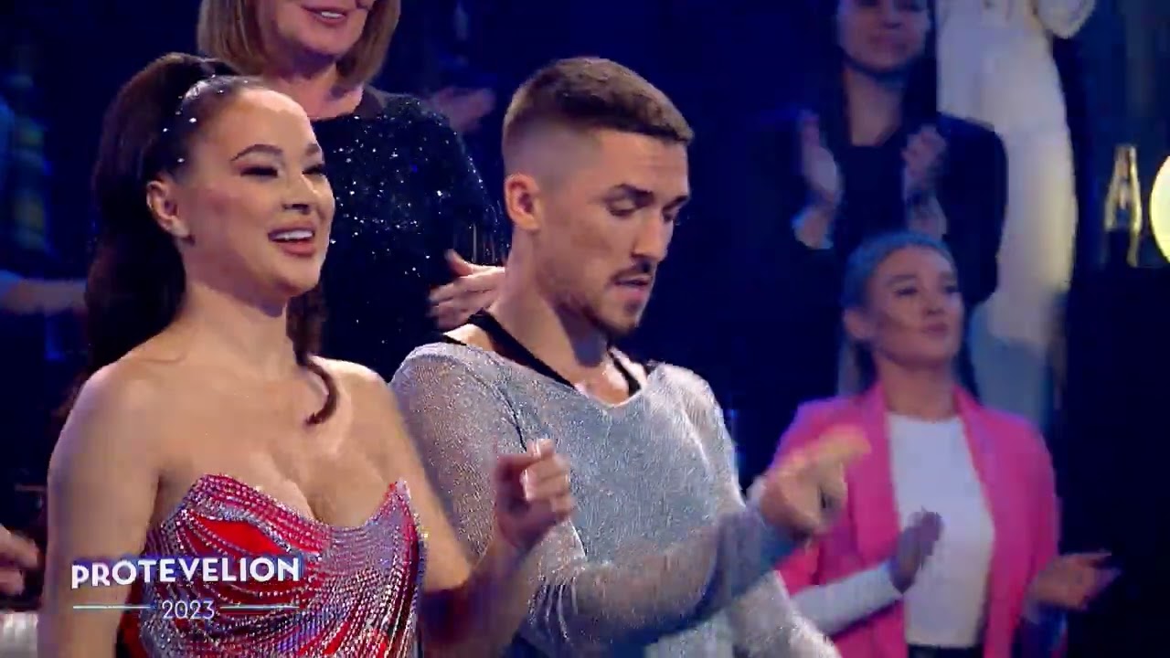 Smiley și CRBL au făcut show pe ritmurile piesei „Oficial îmi merge bine” | PROTEVELION 2023