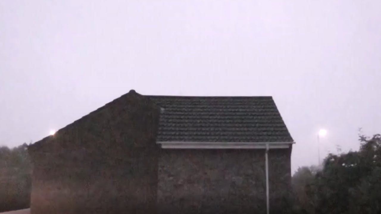 Nearby Overnight UK Thunderstorm - 18 September 2023