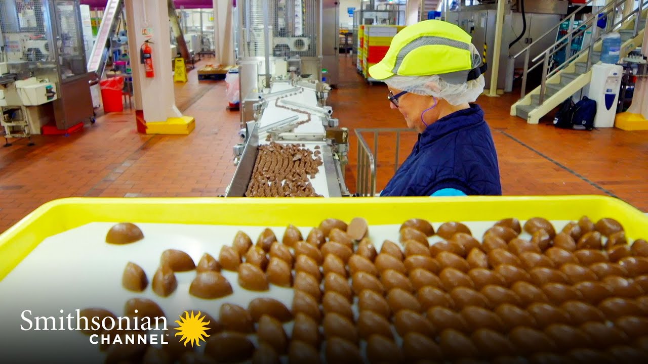 Mesmerizing: Watch a Speedy Chocolate Get Wrapped 🍫 Smithsonian Channel