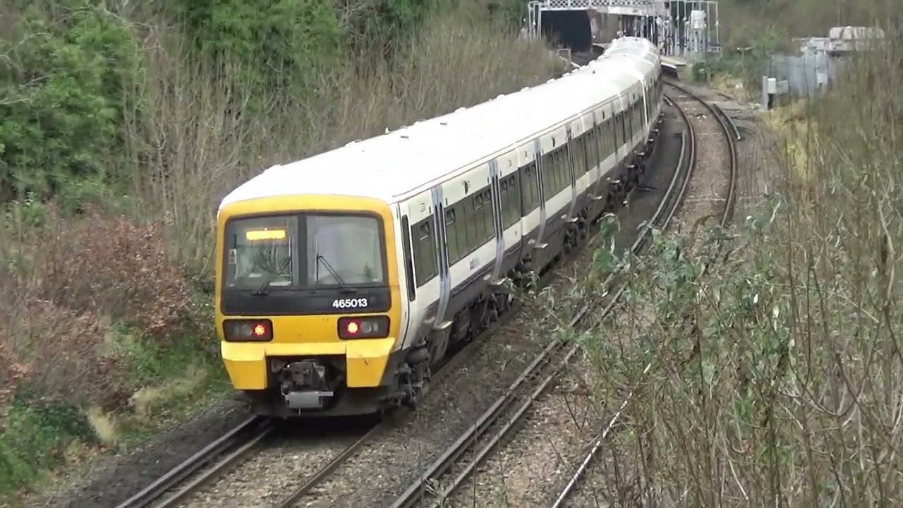 Trains at Sydenham Hill (30/12/2021 & 09/01/2022)