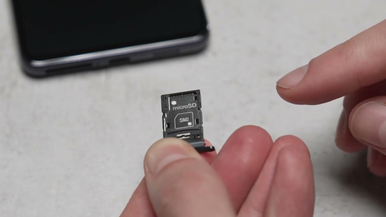 Galaxy A53 5G: SIM- und Speicherkarte - Einlegen in den Kartenhalter