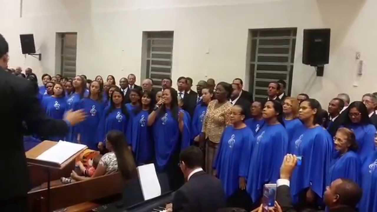 CORAL DE CASA AMARELA  - DEUS CUIDARÁ  DE TI