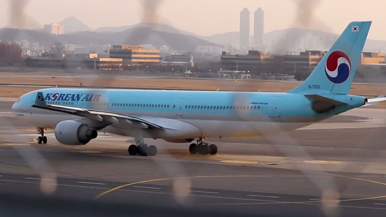 2023.03.18 서울 김포(RKSS) 대한항공(Korean Air)A330-323X HL7553 이륙