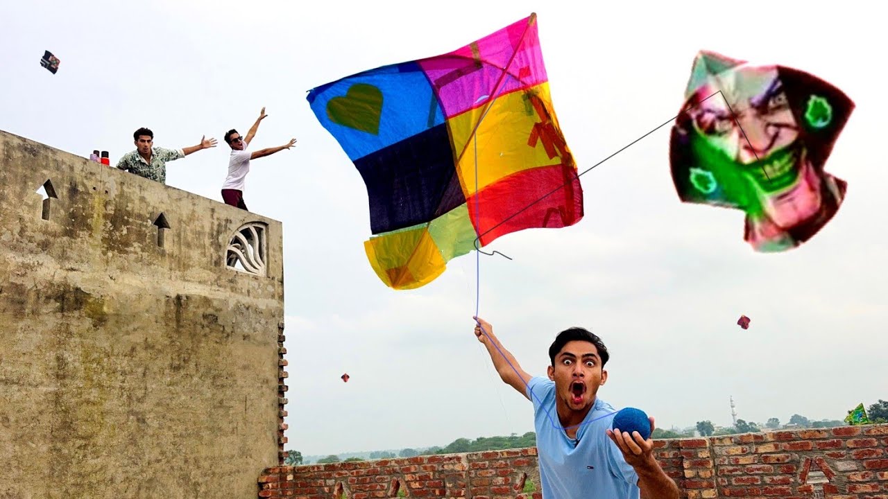 Monster Kite Flying Vs Small Kite Catch | Plasticbag Kite Cut