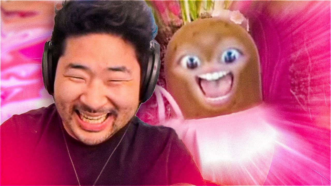 reacting to offlinetv and friends clips and my dancing