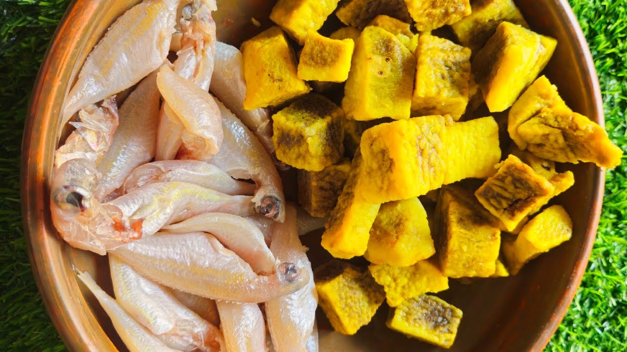 মাটির নিচে আলু দিয়ে সাগরের পোয়া মাছের রেসিপি l Cooking Channel l Cooking House.