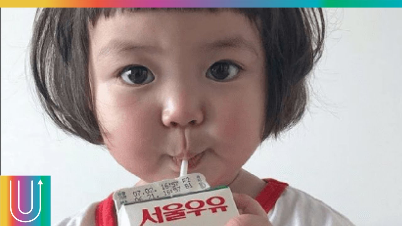Lohee, la tierna niña asiática de los stickers de WhatsApp