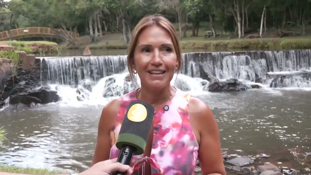 El gobernador acompaño los preparativos para el Festival del Verano en el balneario El Francés