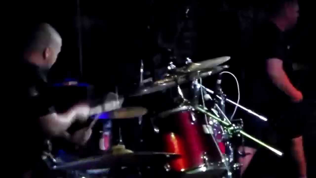 Devasta&ccedil;&atilde;o Sob Terror - Superar / Orgulho