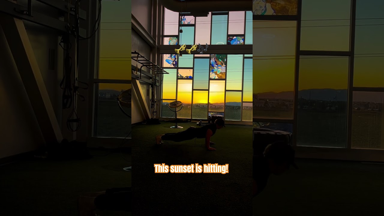 This sunset got me like🎺🎶#sunset #workout #gym