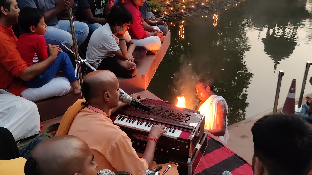 Jai Radha Madhav and Yamuna Aarti By Jai Sachinandan Prabhu at GEV - Divine Krishna Bhajans