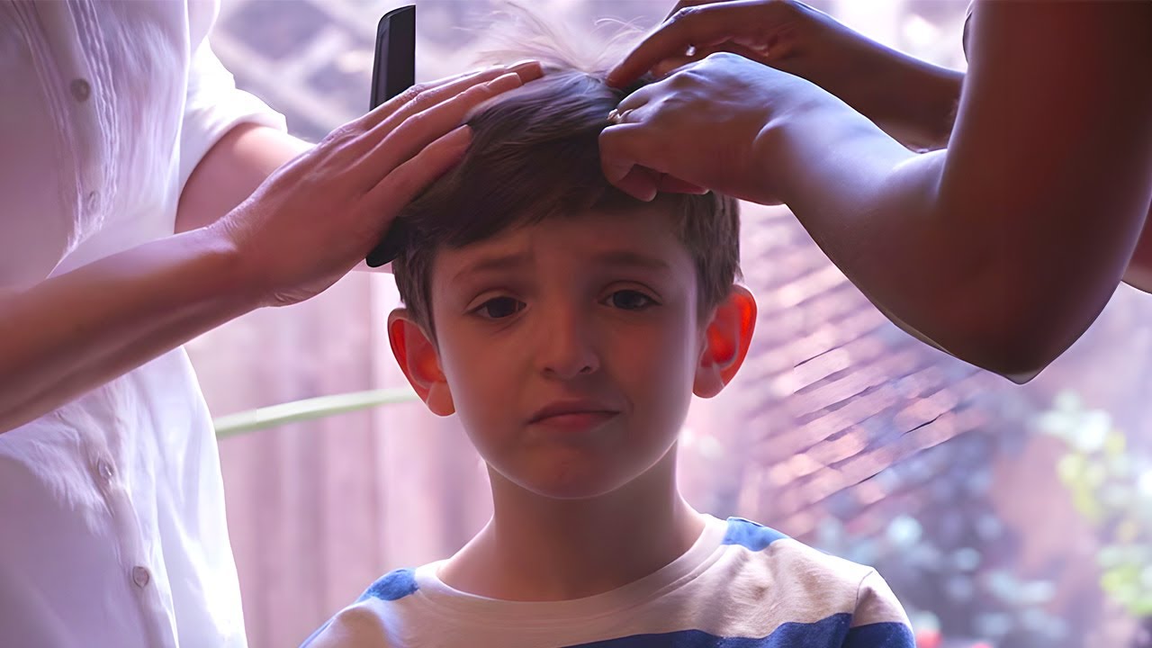 ITCHY HAIR! 😑 😒 😠 | TOPSY & TIM | WildBrain Kids