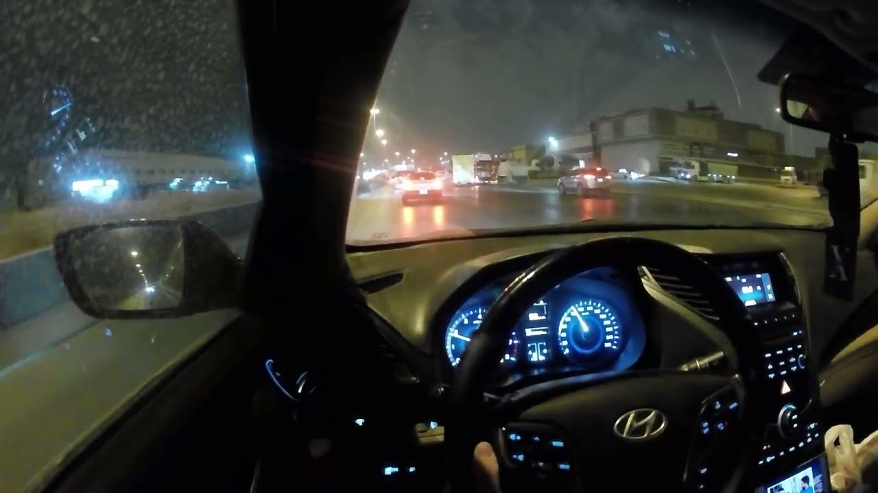 قيادة ازيرا 2017 داخل العاصمة الرياض 
