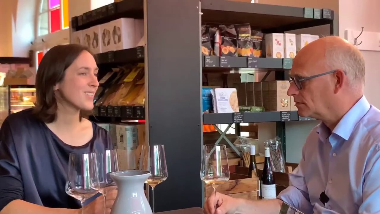 vinocentral-Livestream: 3 Gläser mit Simone Adams (AdamsWein)