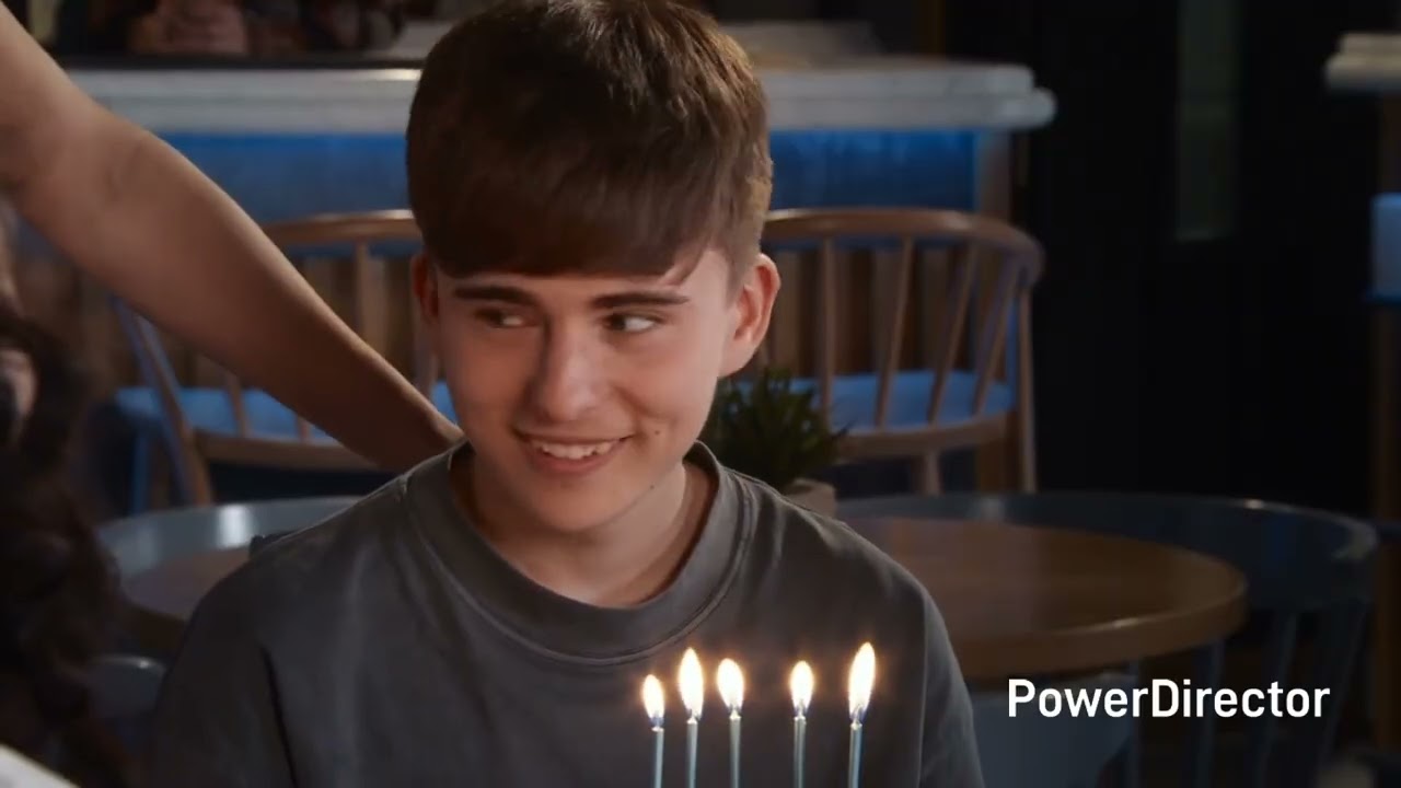 Corrie - Liam's Birthday Celebration Continue At The Bistro & Maria Makes A Discovery About Gary