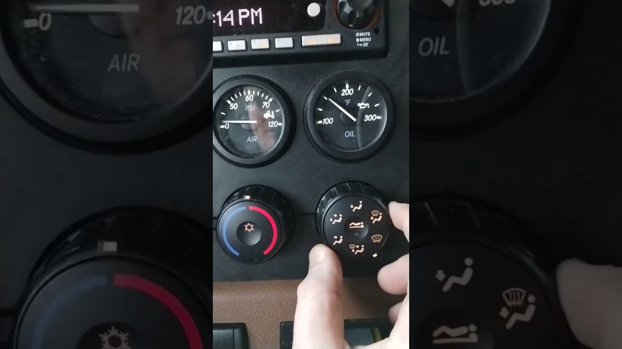 Using the defroster on the 2018+ #Freightliner Cascadia